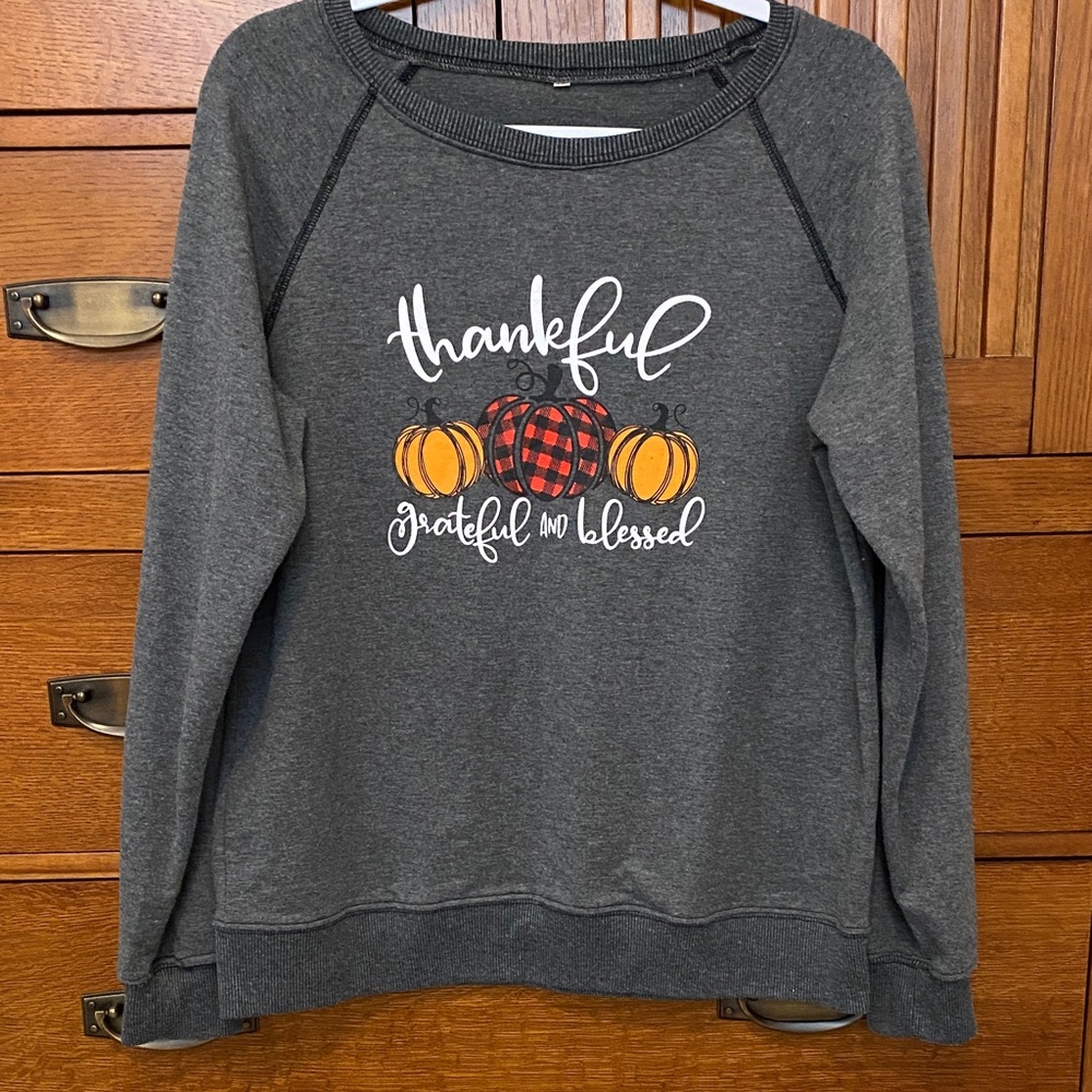 Gray Thankful Graphic Women's Sweater
